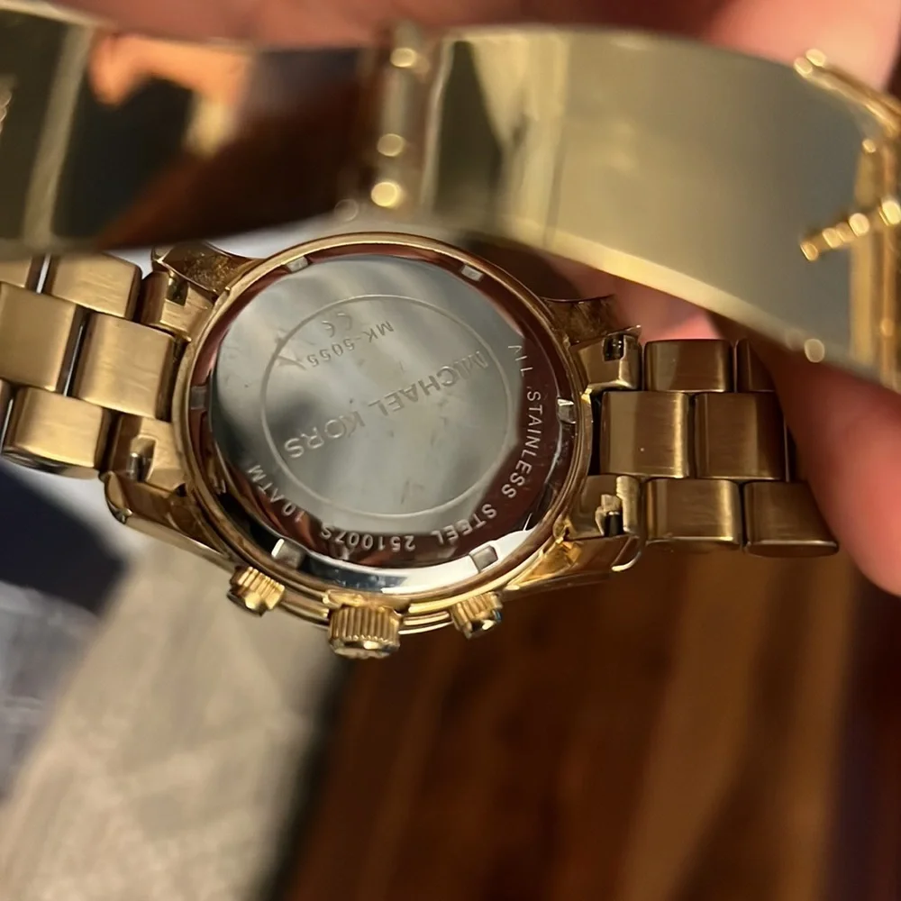 COPY - Michael Kors oversized Gold Watch - Picture 3 of 7